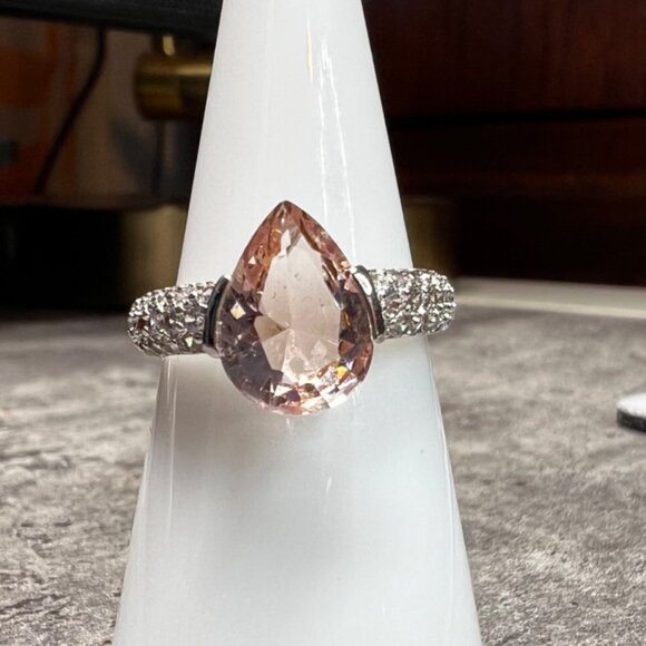 Ring Bomb Party Ring size 6 NWOT Peach stone CZ pave style accents silver color - Picture 2 of 7